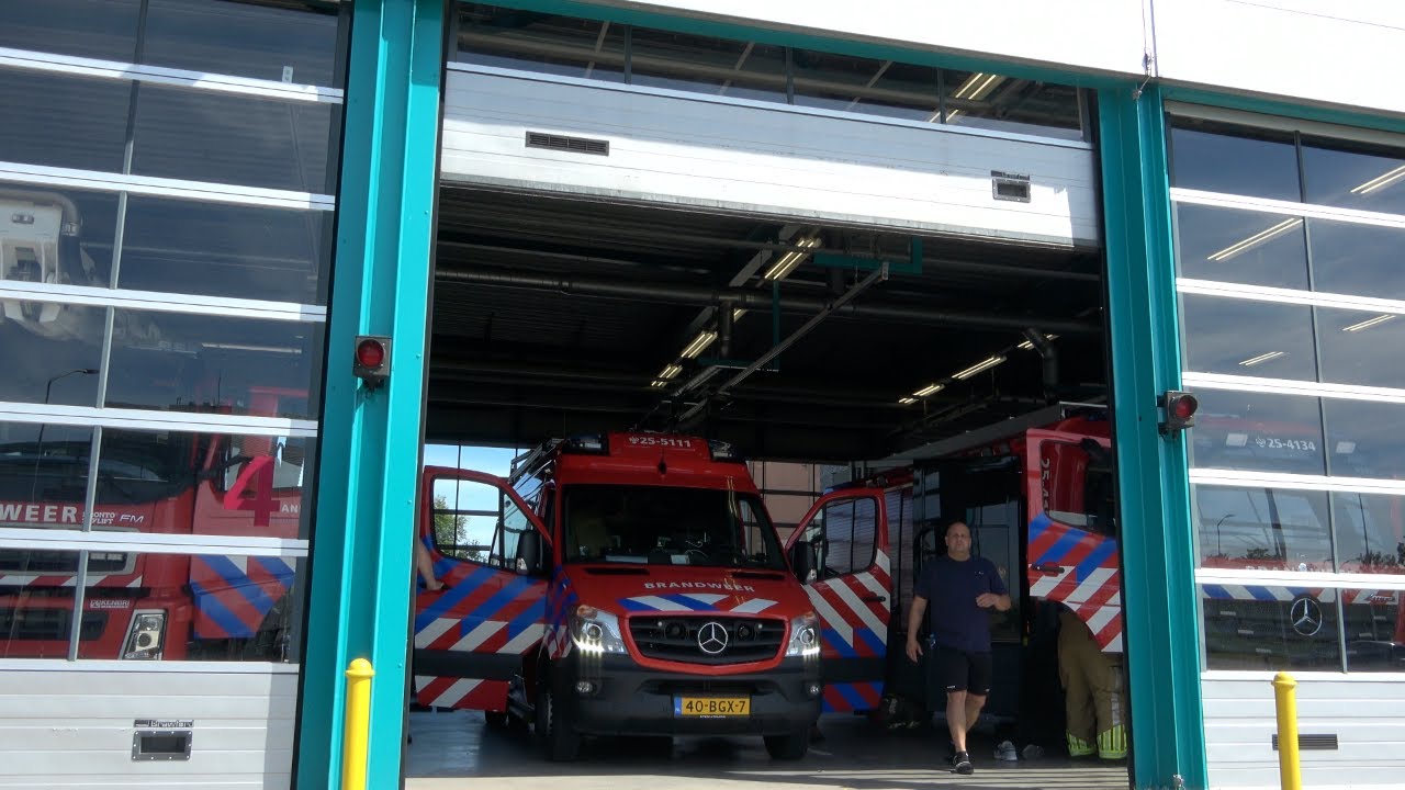PRIO1 Explosie op boot Harderwijk Brandweer Duikers Lelystad rukken zeer snel uit! 25-5111 MIDDEL BR