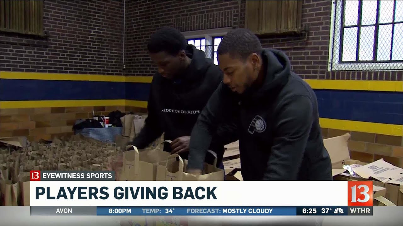 Pacers share Thanksgiving food at Christamore House