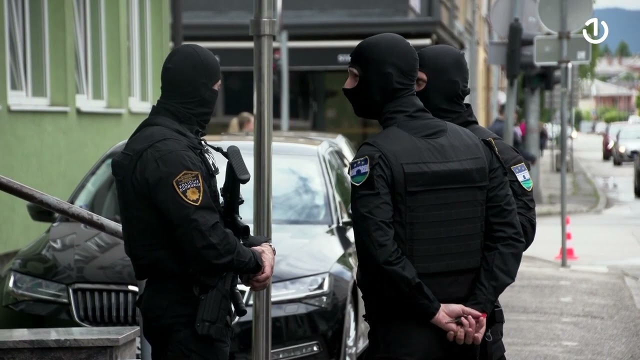 Velika akcija FUP-a: Uhićeno 17 policajaca