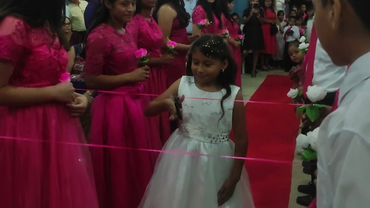 entrada del cortejo 15 años de Roxany Maribel Cruz Avila