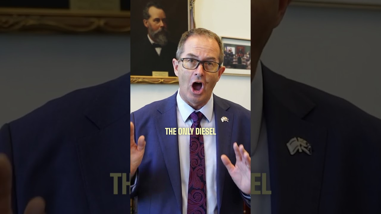 &ldquo;No Diesel at Mooloolaba!&rdquo; | Wallace Thrown Out of Parliament Confronting Government on Fuel Crisis