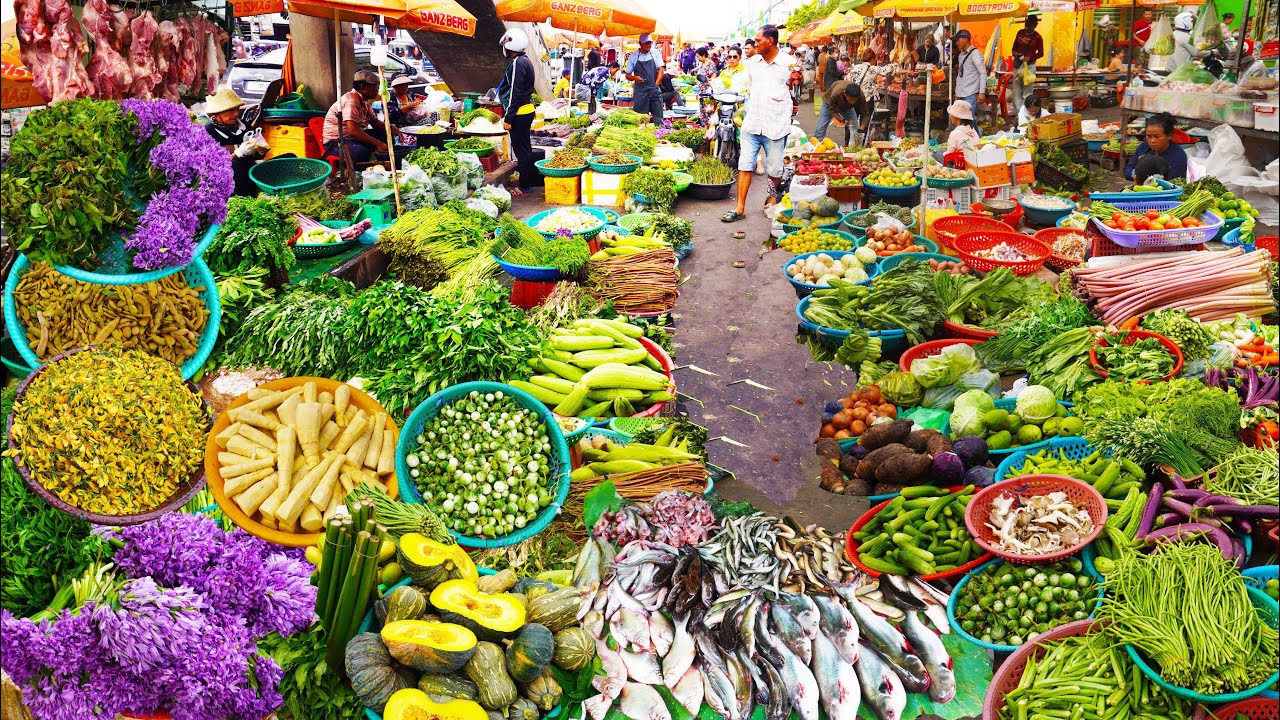 Exploring a Giant Food Market in Cambodia: Hidden Gems You Can't Miss!