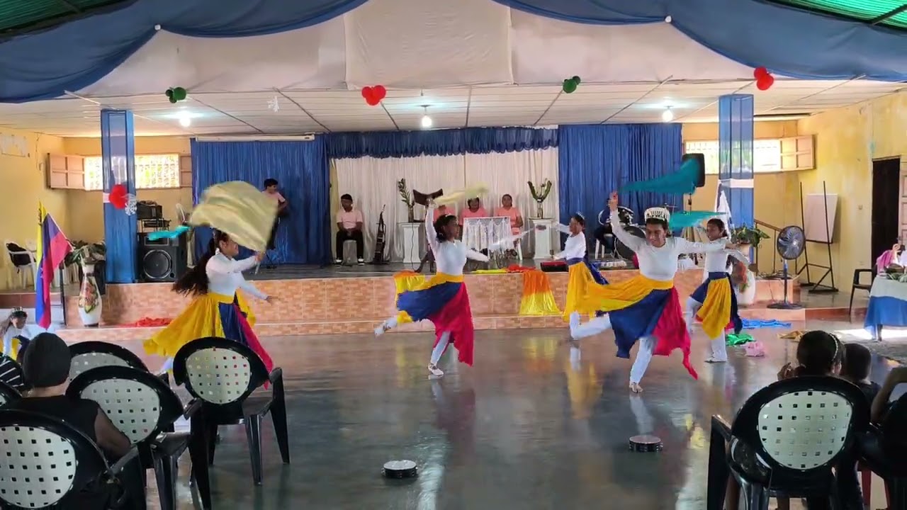 Danza La Ola - New Wine 