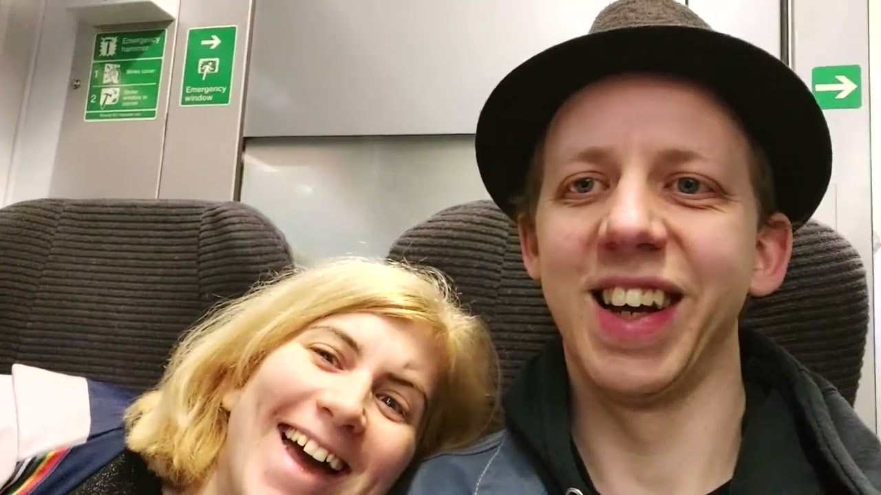 Gallifrey One 2023 Video Diary: EPISODE 1 - Journey to Heathrow