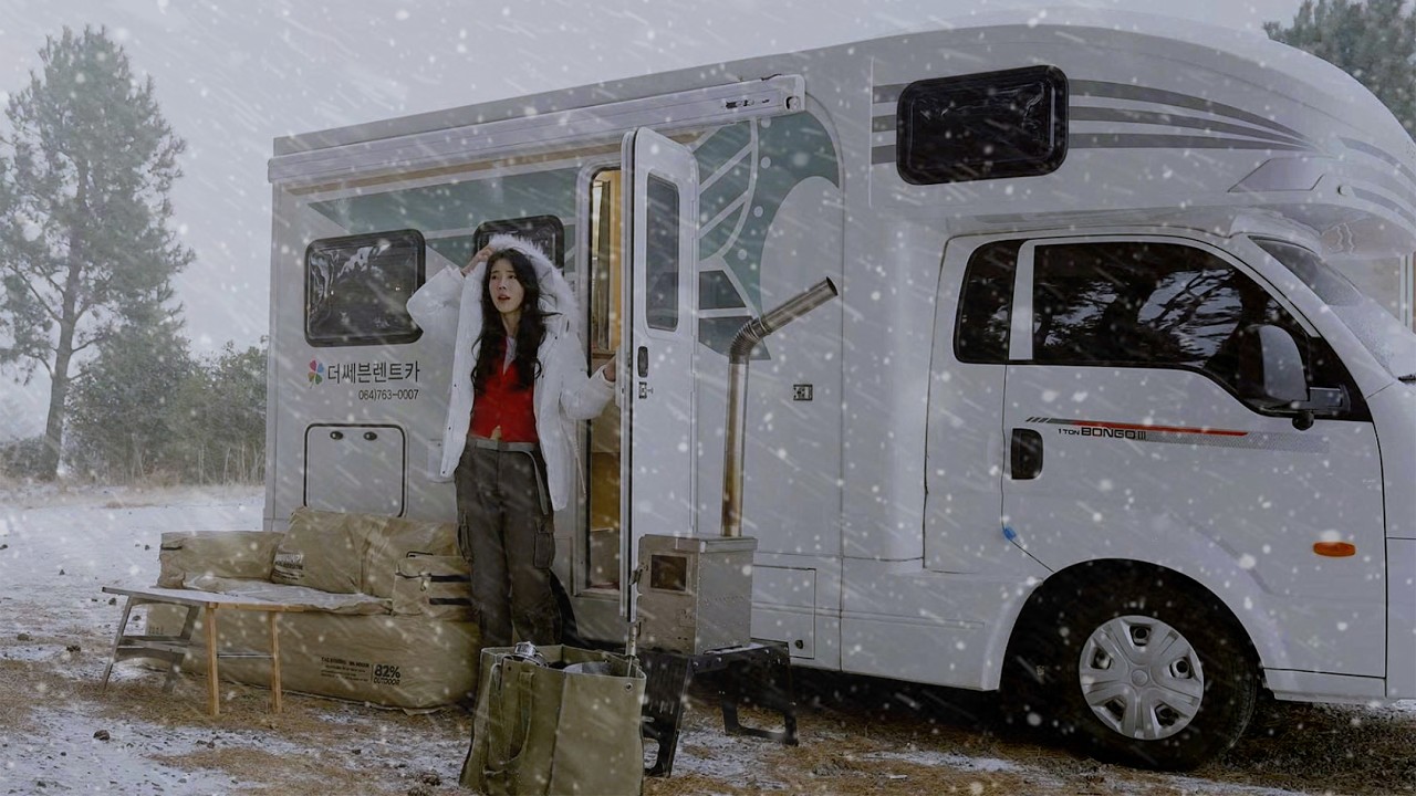 ❄️CAMPING IN HEAVY SNOWFALL | LUXURY CARAVAN | RELAXING NATURE SOUNDS