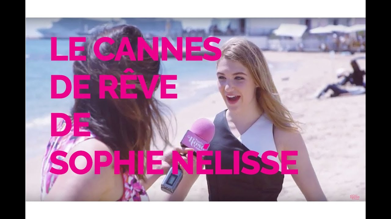 Le séjour de rêve de Sophie Nélisse au Festival de Cannes | Tapis rose