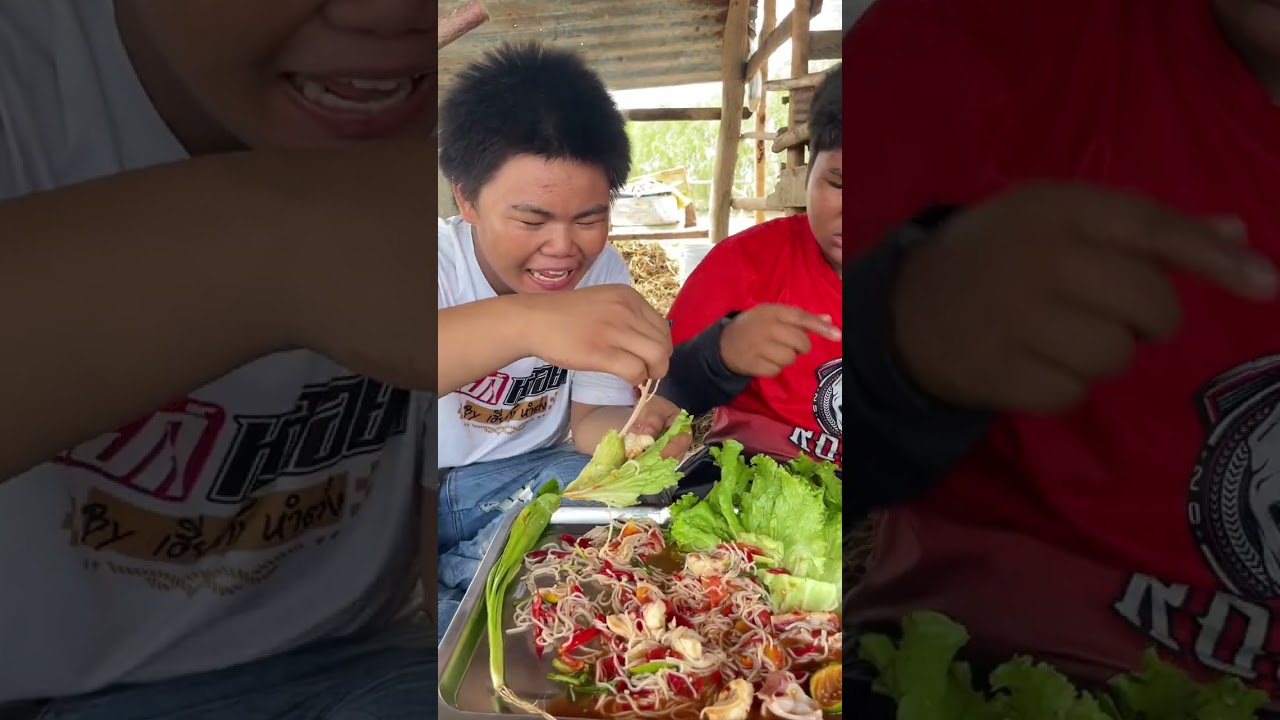มาครับพี่น้องกินตำข้าวปุ่นไส่ปลาหมึก #mukbang #comedyshorts #comedyvideos #funnyjoker #funnyquotes