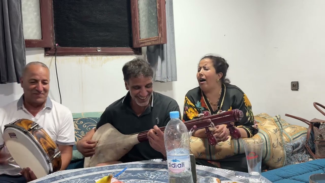 كلاسيكيات الزمن الجميل مع عبدالرحمان الگادي ، فاطمة التالگاديت وضابط الإيقاع الرواضي 