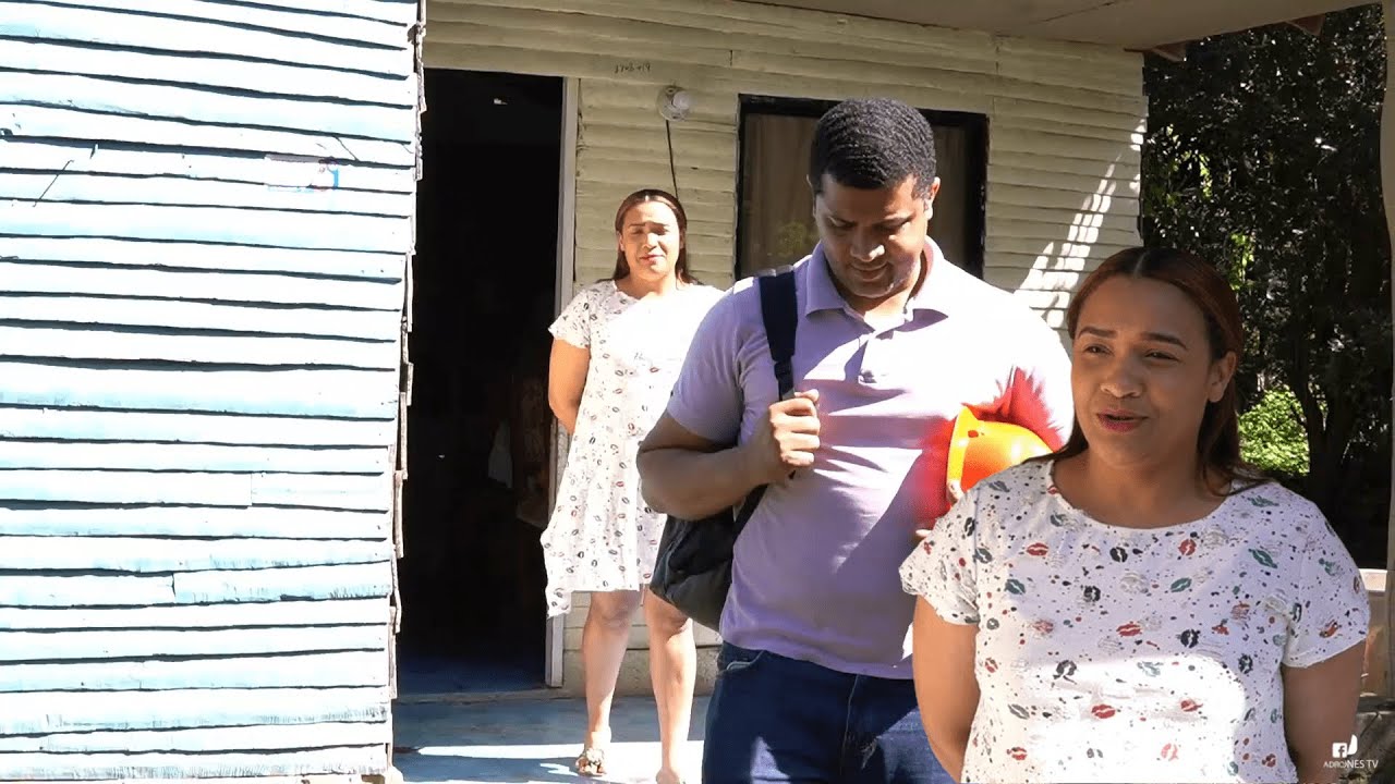 ELLA LE DECIA A SU ESPOSO que ella queria hacer la casa Y ella hacia otra cosa con el dinero