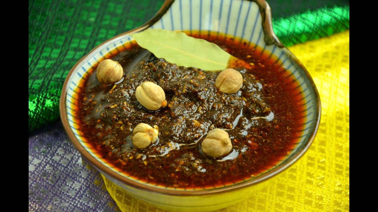 How to Make Thai Massaman Curry Paste น้ำพริกแกงมัสมั่น