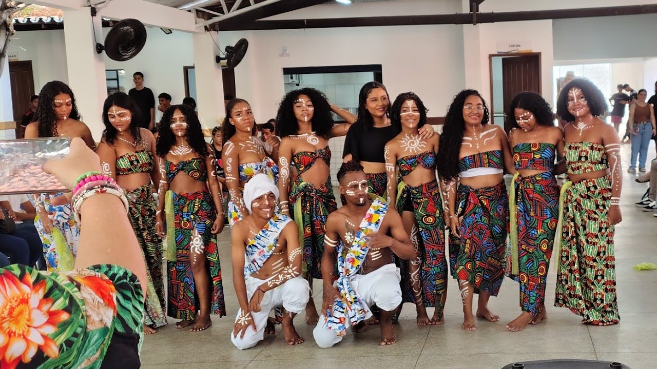 Coreografia de danças afro-brasileiras para o Centro de Ensino Maria Conceição Teófilo Silva
