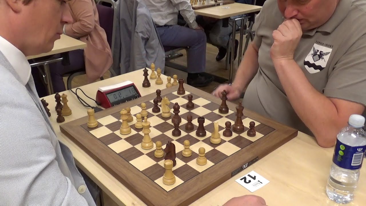 Shirov trapps his own knight to keep the pressure on White's king: Krakops - Shirov, Blitz chess