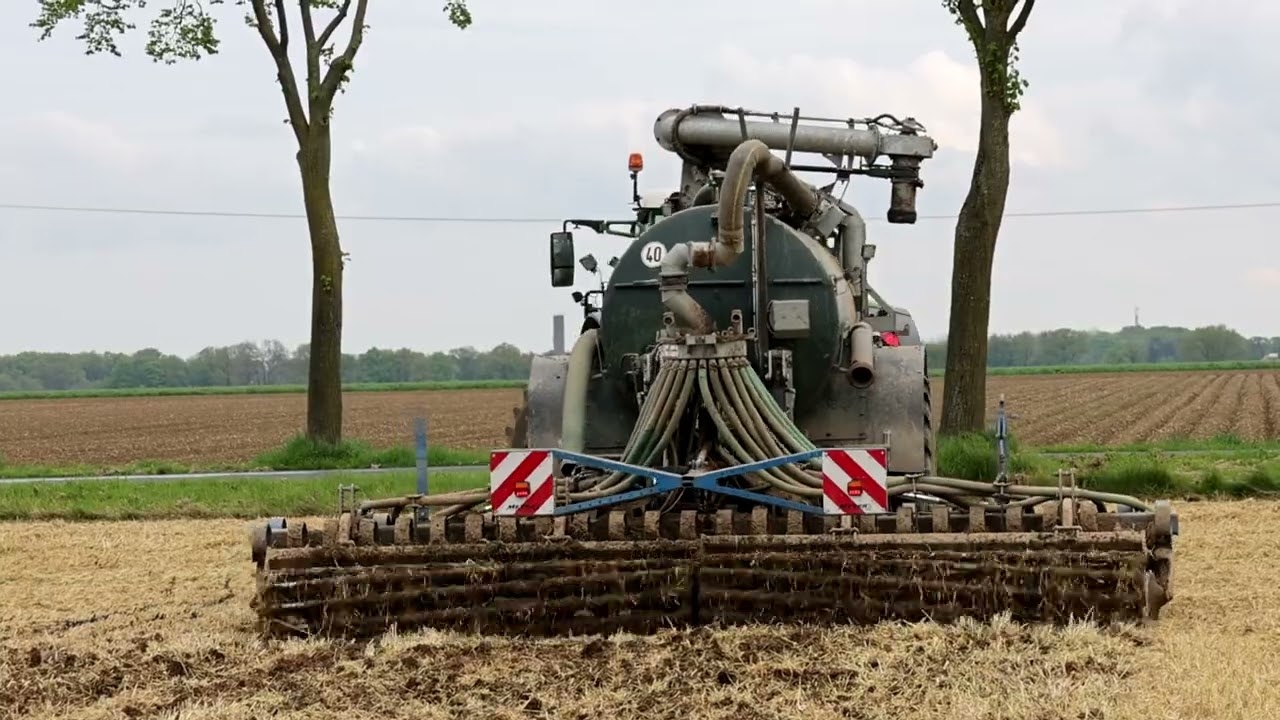 Fendt 930 mit Kotte Garant, Mercedes Zubringer.