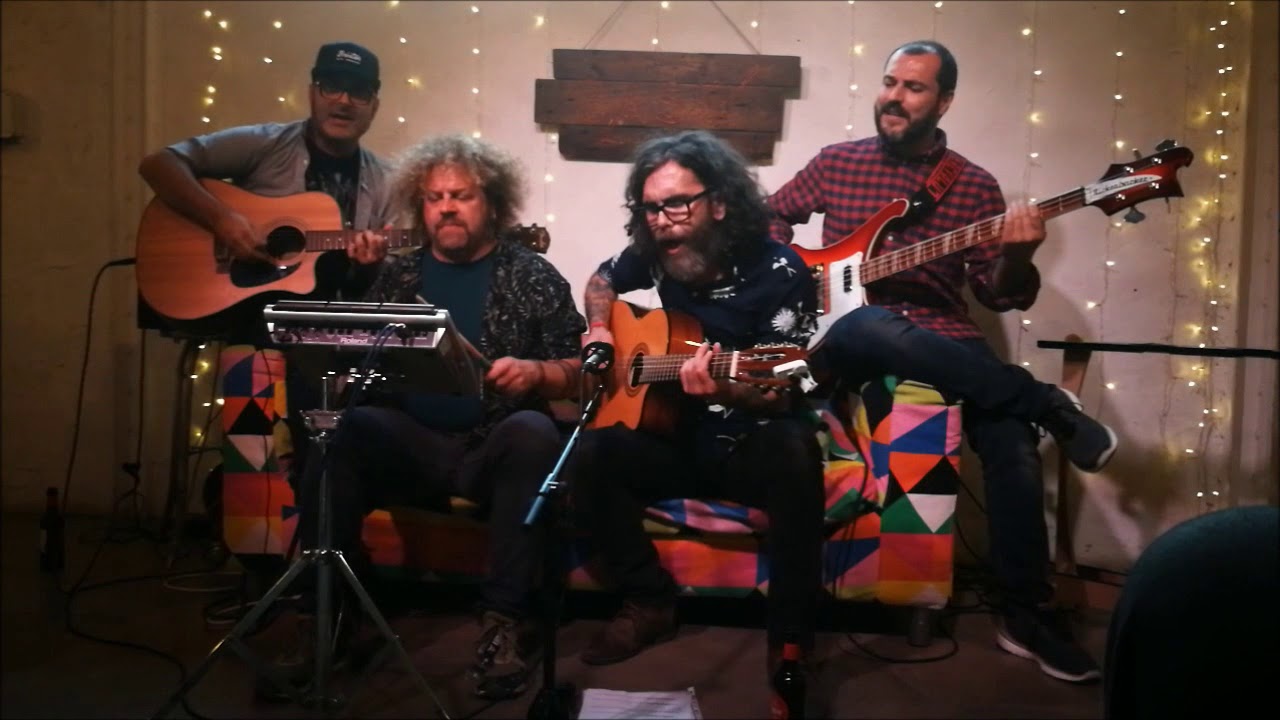Doble Elefante, 'La Entrenadora'  Acústico en las Basik Sessions.