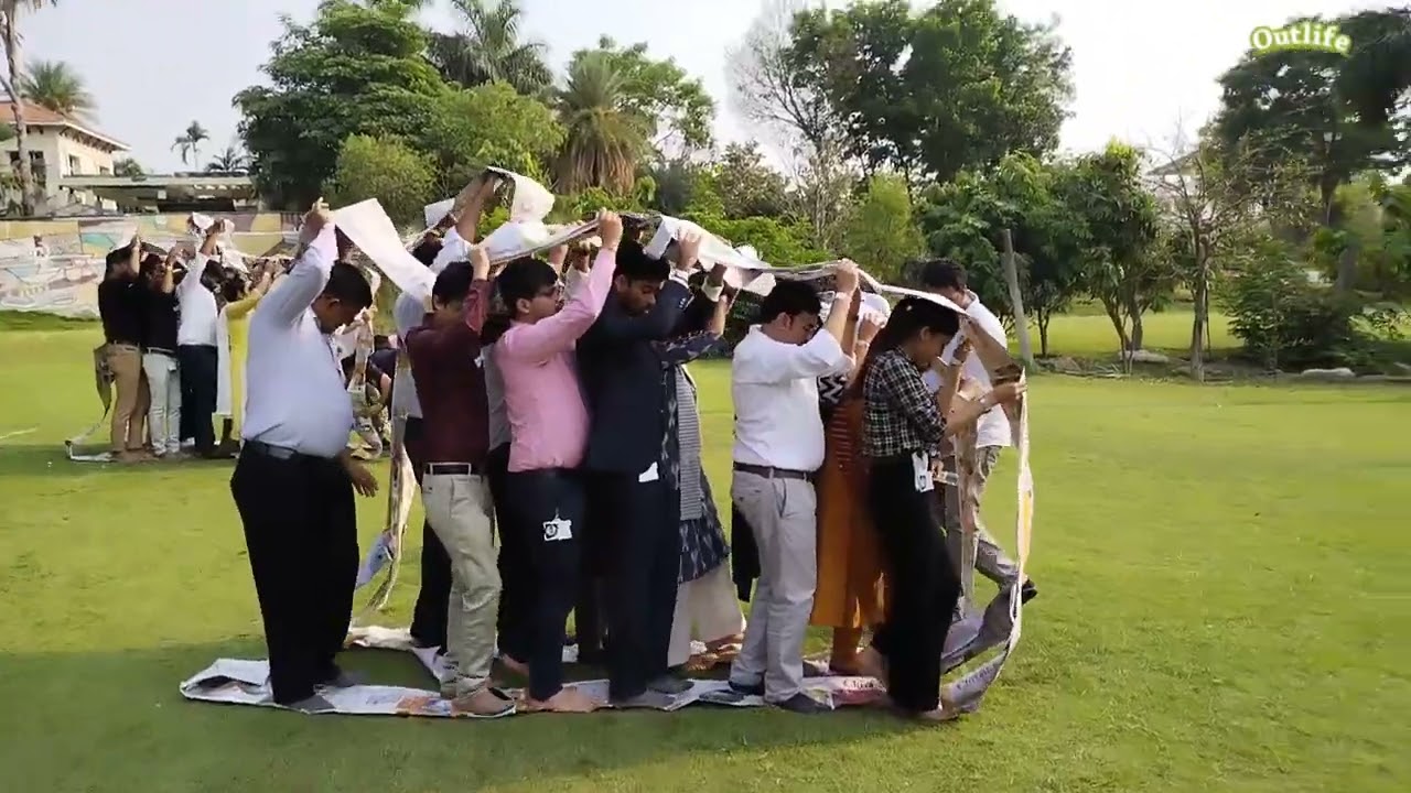 Paper Roller Race - Team Building Activity