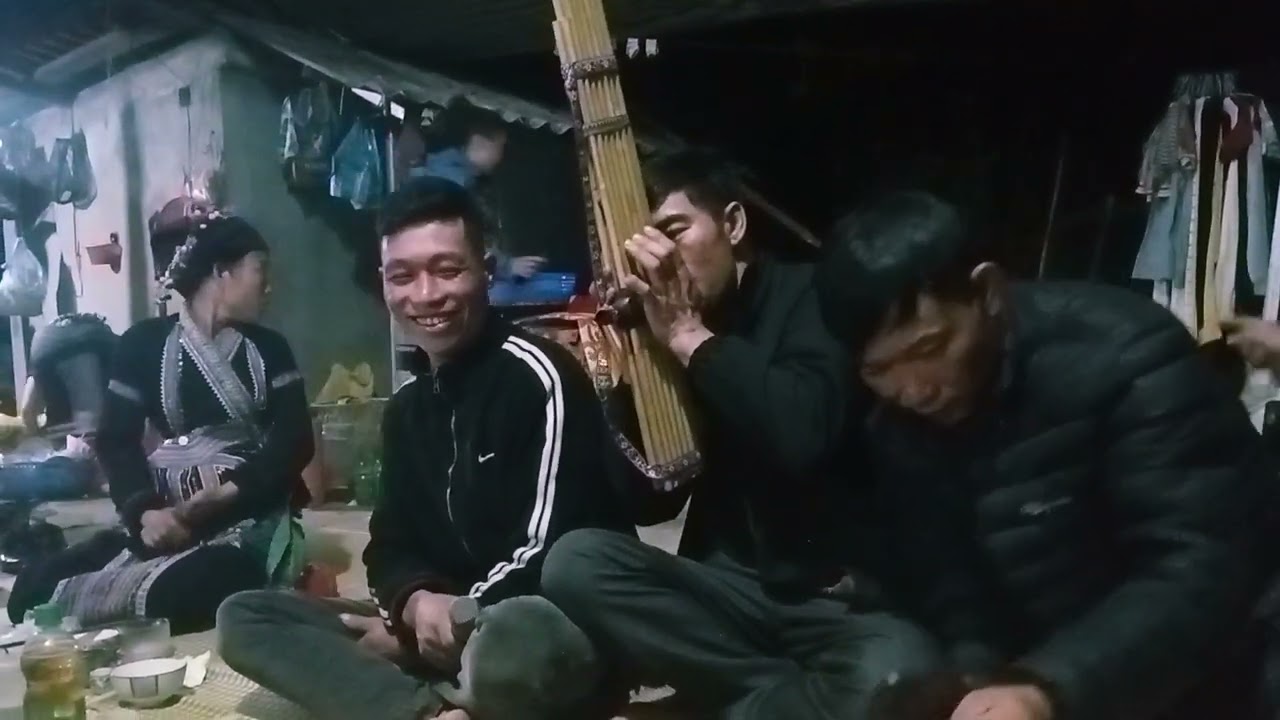 Hát đối hai nghệ nhân lò chan và thị ma 