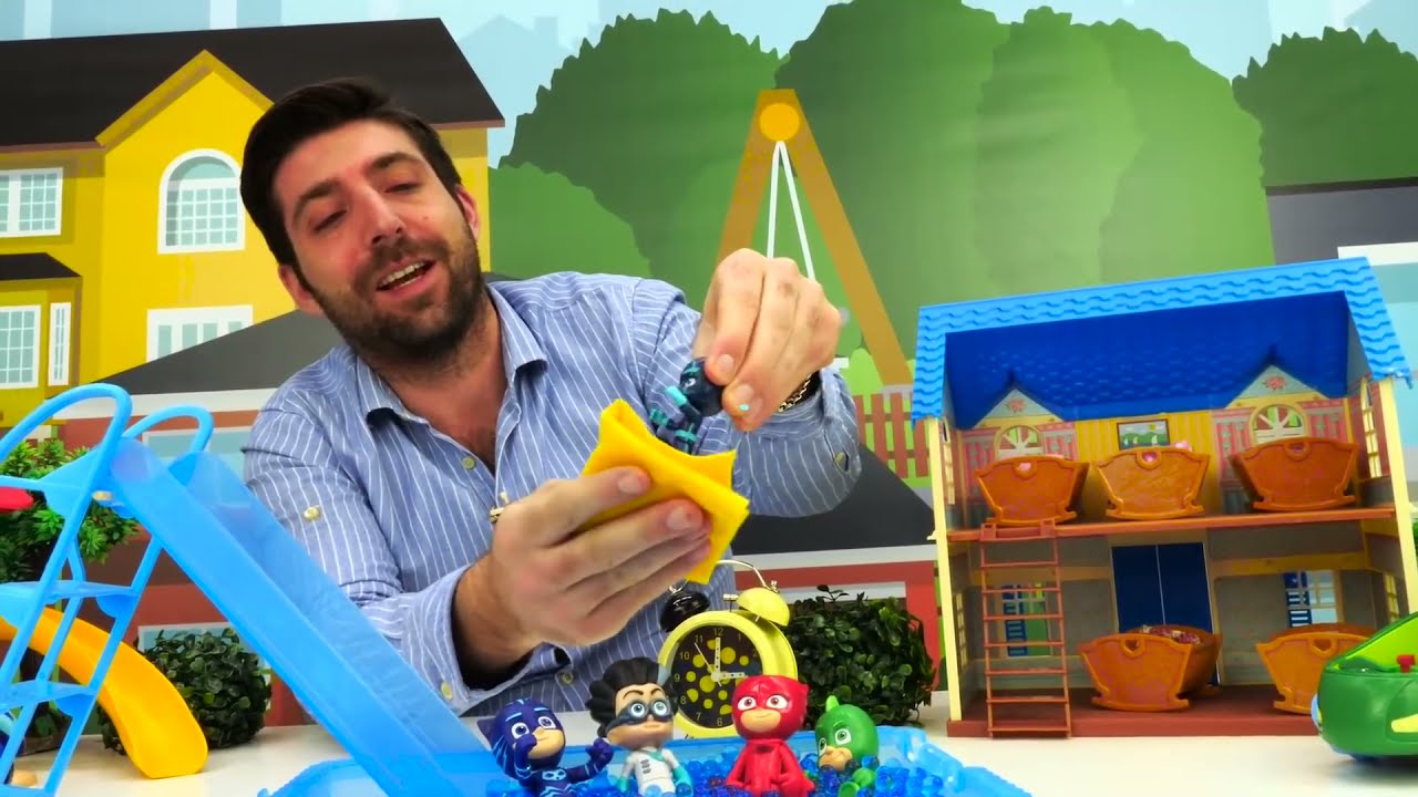 Jeux avec jouets de la Pat Patrouille et des voitures pour enfant. Show 