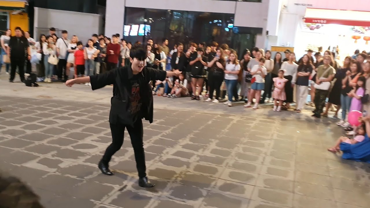 [STREET ARTIST] YU KAGAWA, HYOJIN & YOUNGWON. INTERACTIVE SINCHON BUSKING. 230716.