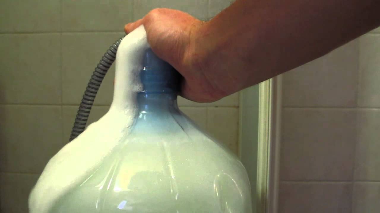 Nuovo detersivo liquido per lavatrice fatto in casa con poca spesa, panni puliti e profumati!