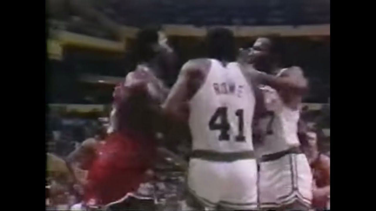 Darryl Dawkins vs Marvin Barnes fight NBA 1979 season