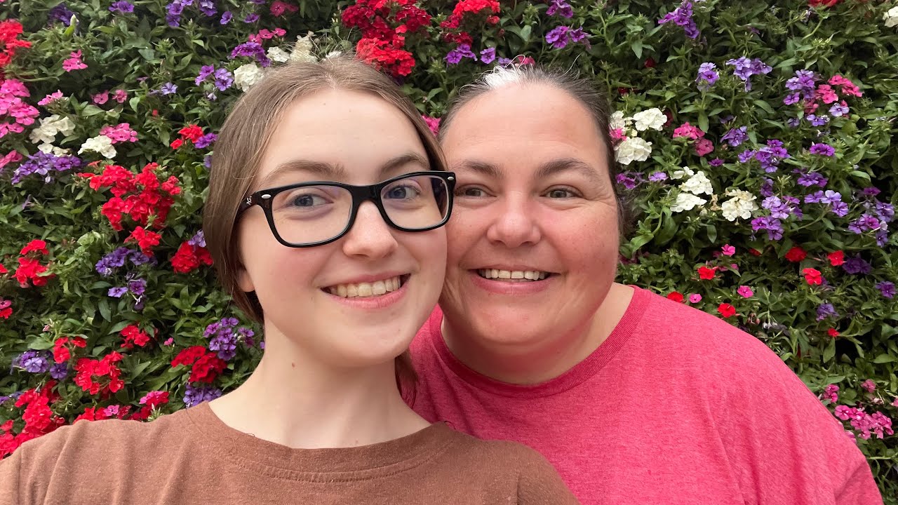 Madre is Here! | Olivia Cable