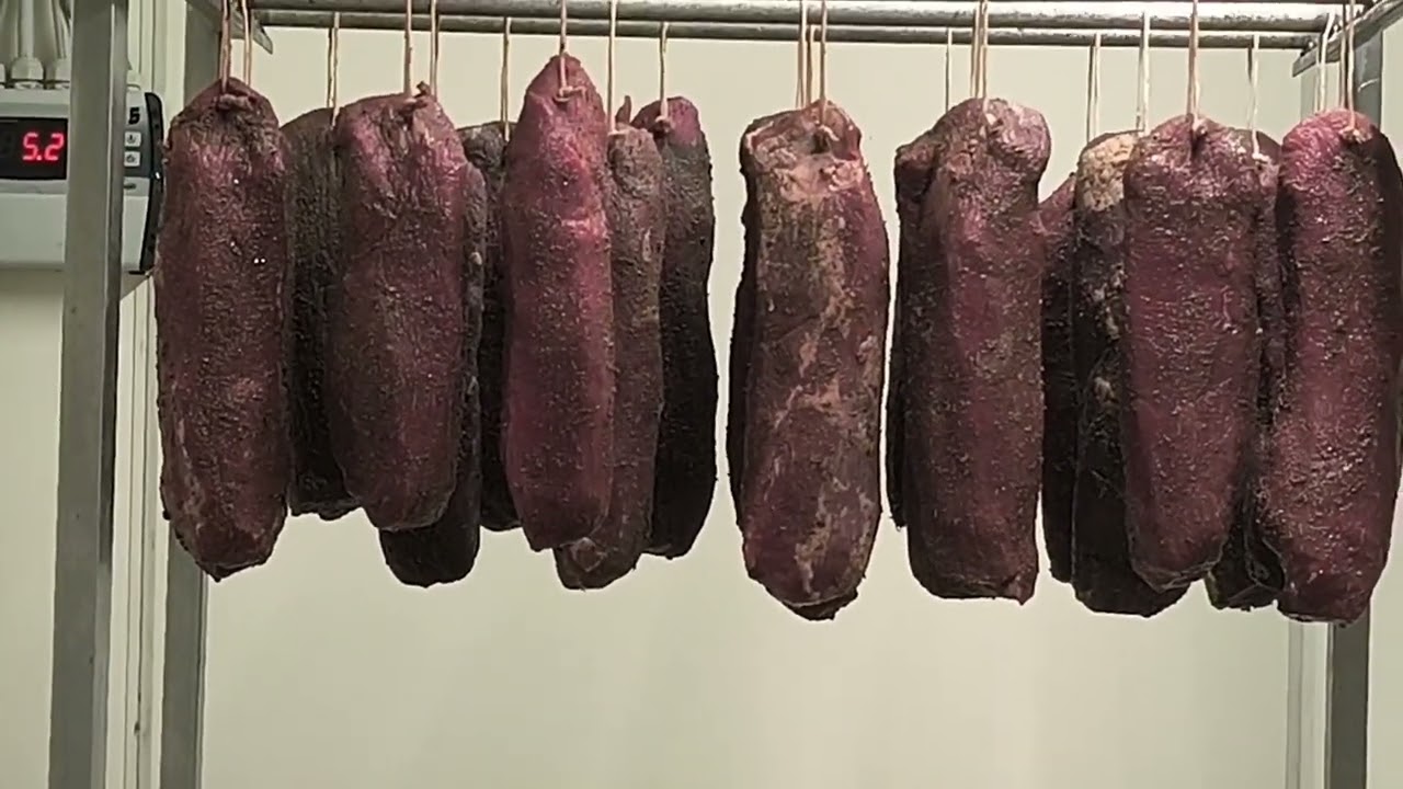 Come si fa la Mocetta bovina Vallée d'Aoste Pietro Laurent Lardificio Arnad Aosta @ilmangiaweb 