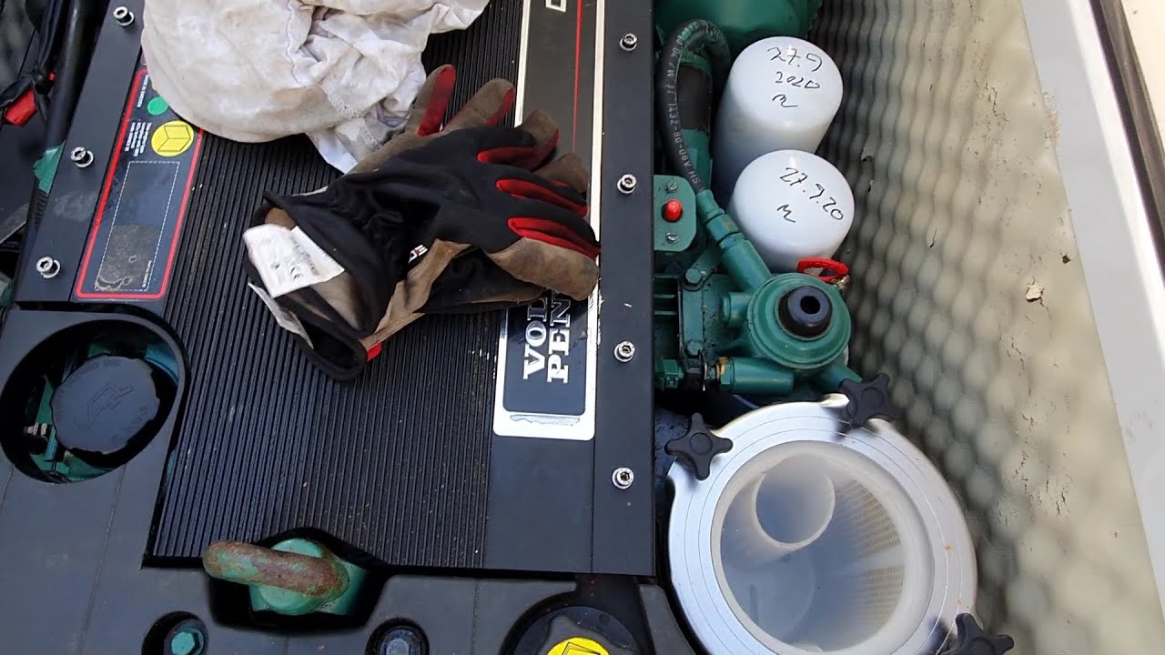 Volvo Penta D4-210 Service. Engine oil and all filters. Written instructions in English.