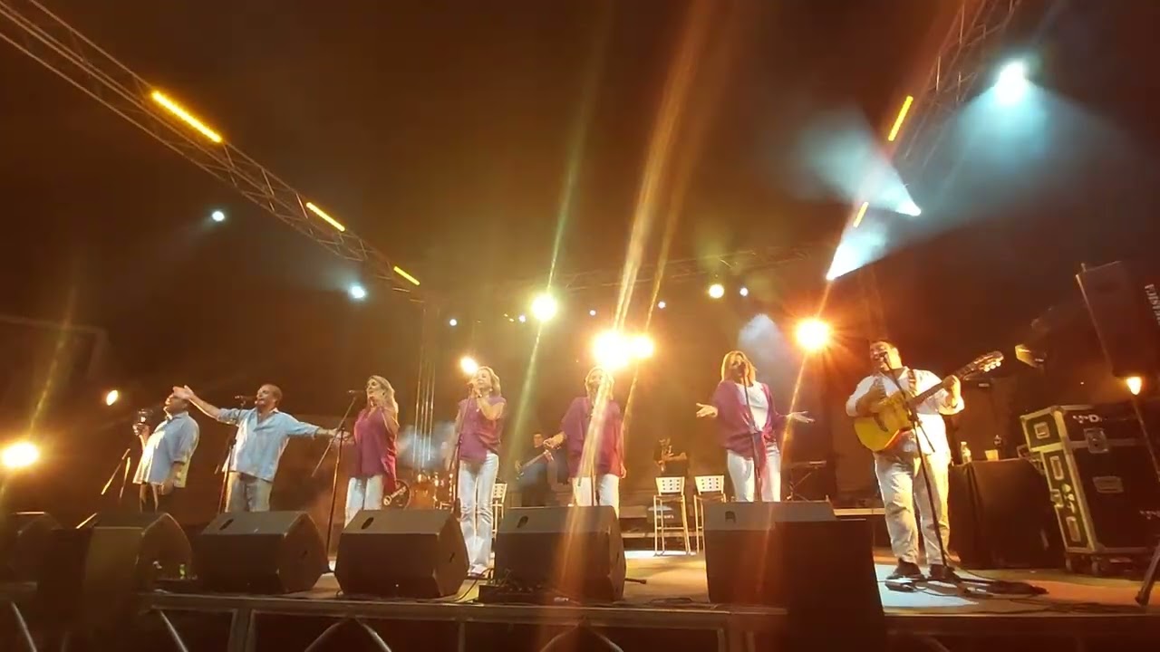 Concierto de Siempre Así en Valencia de Alcántara. Ferias y Fiestas San Bartolomé. 27/8/22. (4).