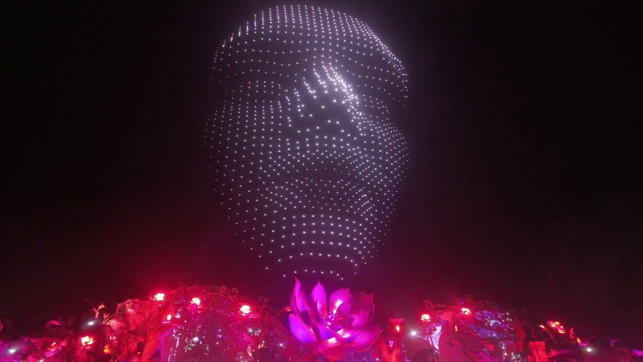ABERTURA DA FLOR MAINSTAGE E INÍCIO DO SHOW DE DRONES ALOK TOMORROWLAND BRASIL 2025