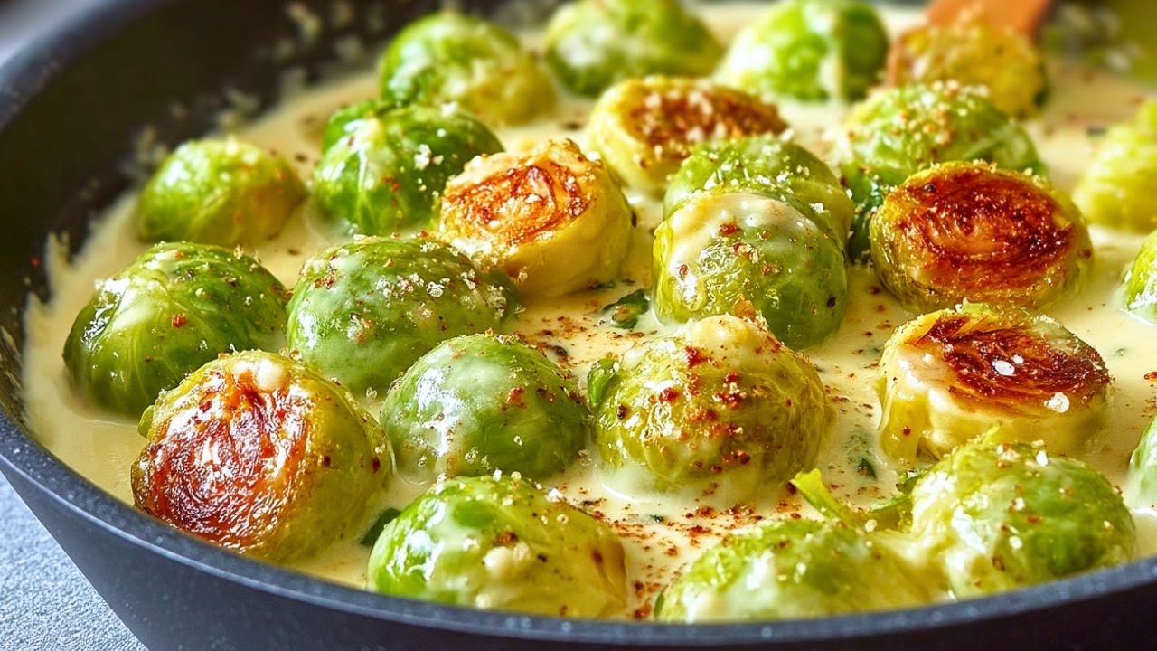 Dieses Rosenkohl Rezept ist so einfach und lecker, dass ich den jeden Tag mache! Rahm Rosenkohl