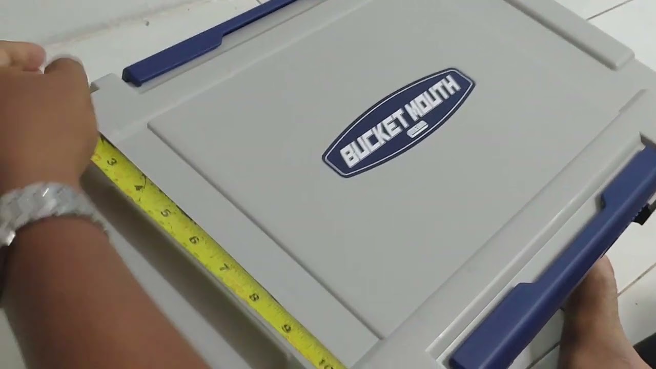 Unboxing Meiho Bucket Mouth 9000 Tackle Box Pt 2