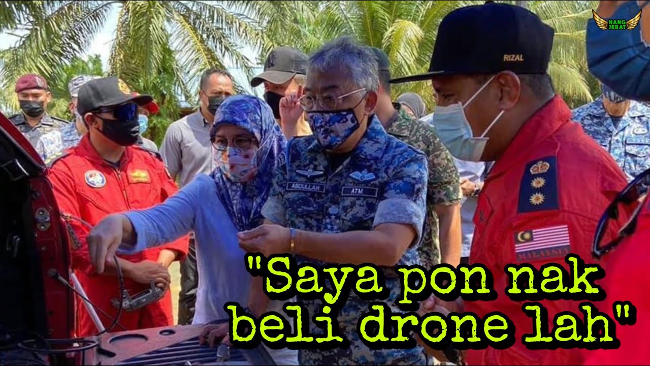 “What a beautiful view”..Sultan Abdullah & Tunku Azizah Tengok Bomba Terbangkan Drone Tinjau Banjir