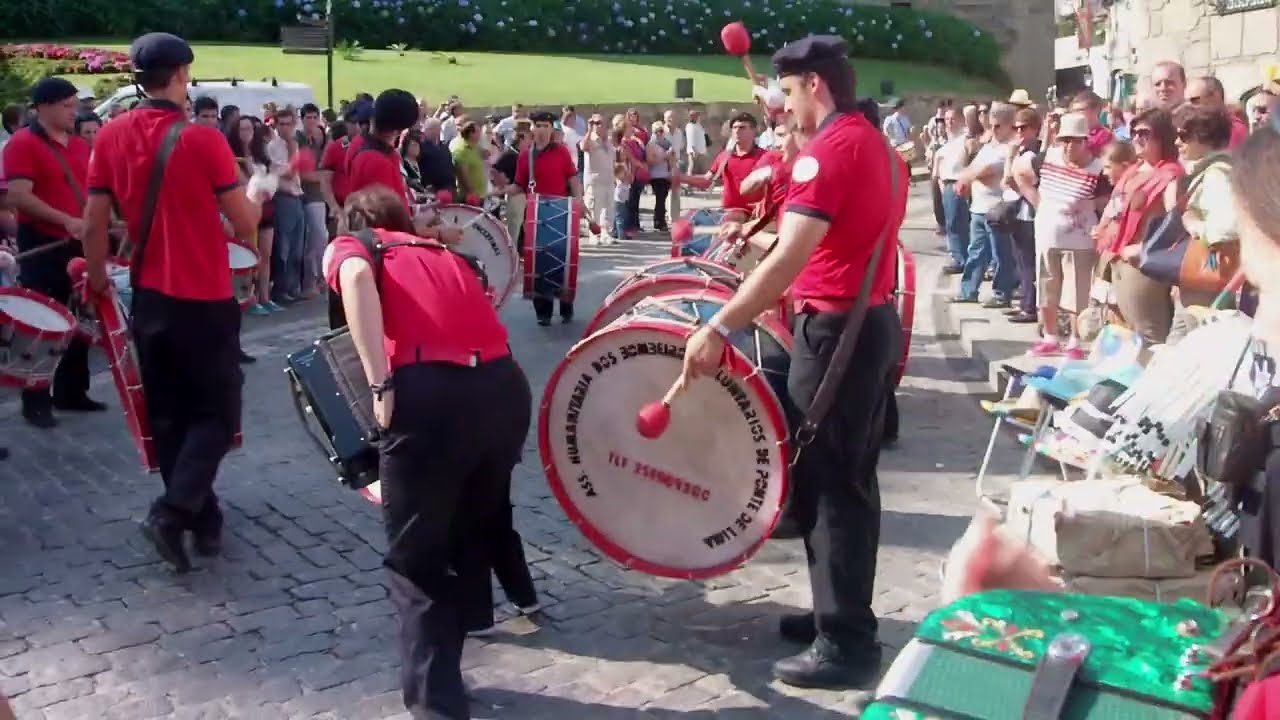 Ass. Hum. Bombeiros Voluntários de Ponte de Lima. ( Grupo de Bombos S. Marçal .)
