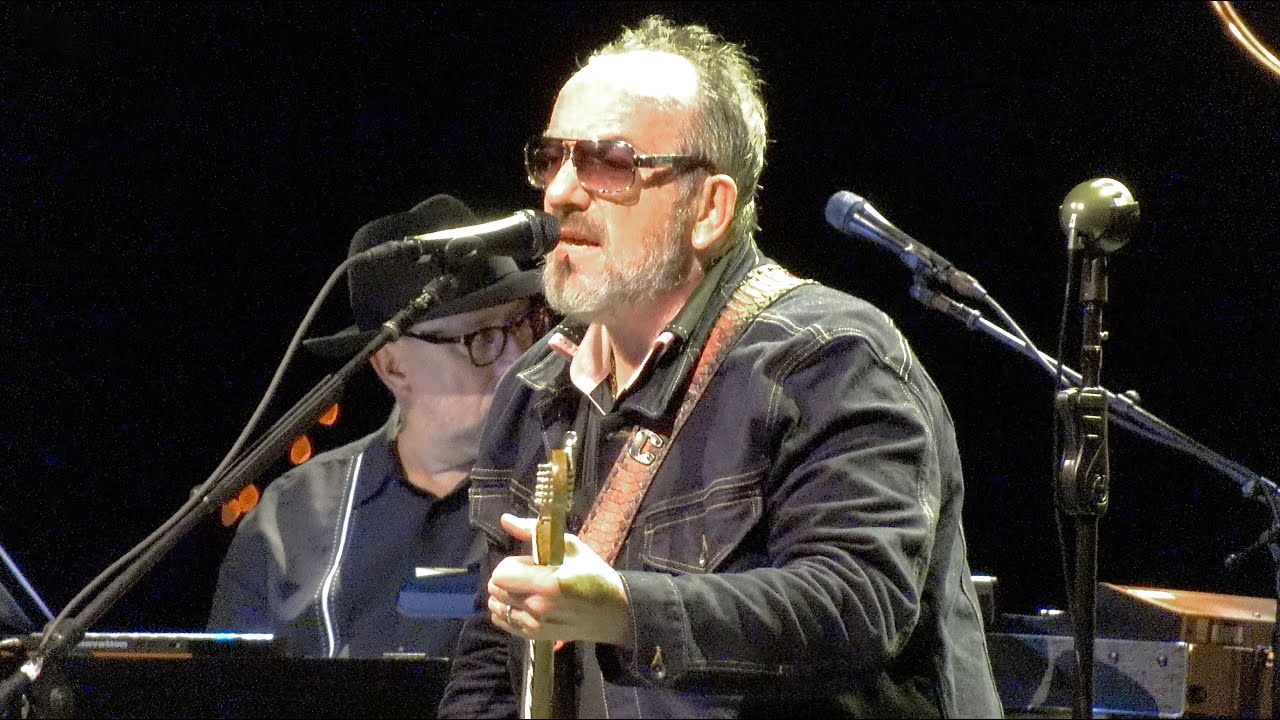 Elvis Costello, Alison / I Hope (live), Fox Theater, Oakland, CA, November 14, 2021 (4K)