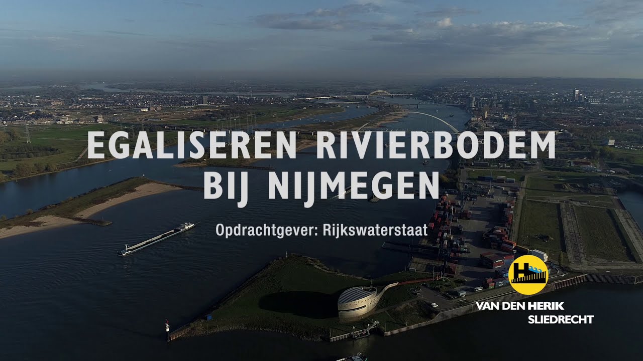 Egaliseren rivierbodem de Waal bij Nijmegen