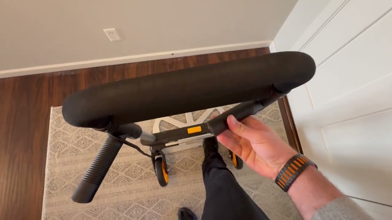 Mount-It! Folding Dolly, Aluminum Trolley, Industrial Grade Heavy Duty 440 Lb  Hand Truck Review