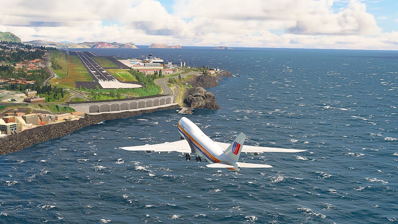 Unbelievable! B747 UNITED Airways crosswind Landing Execution Over the Ocean at Madeira Airport