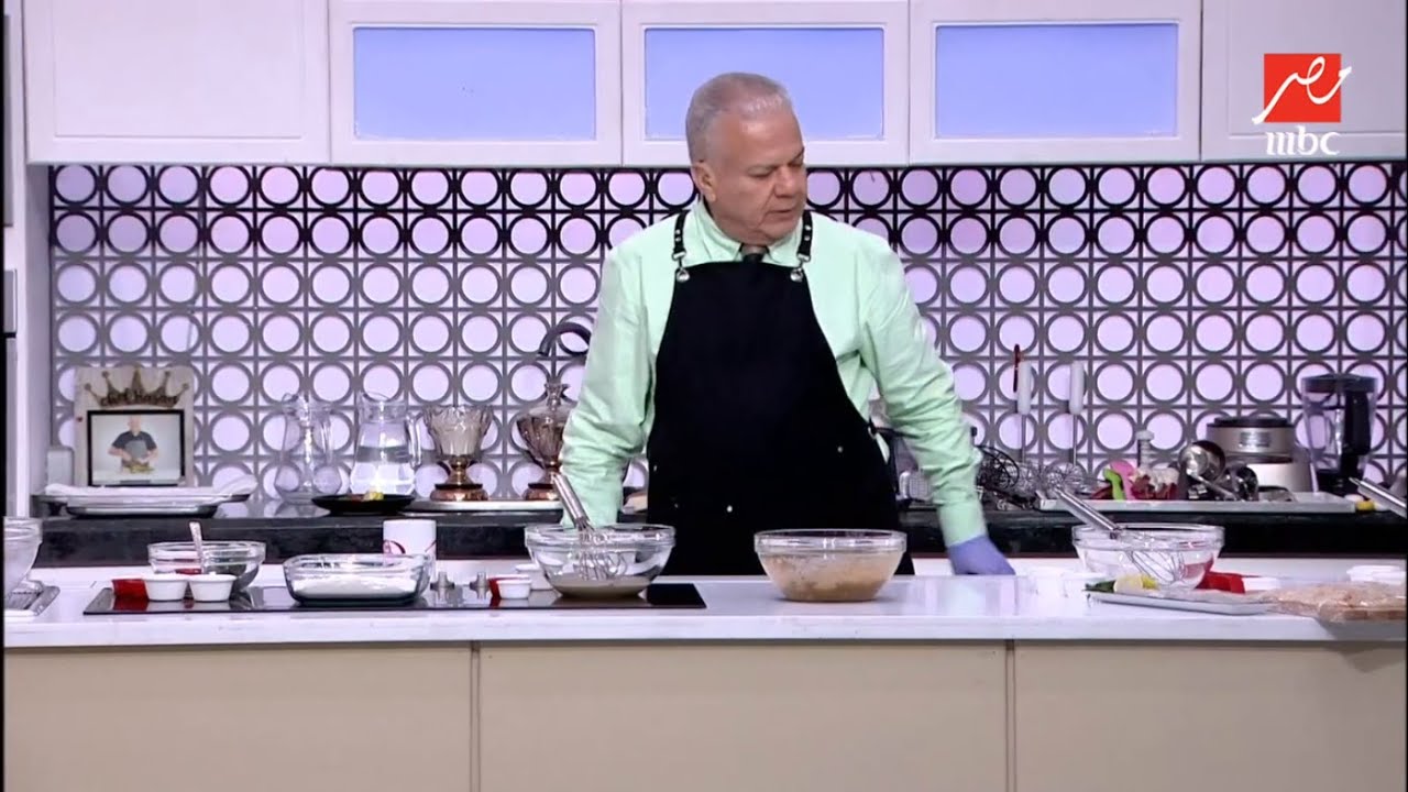 الشيف حسن وطريقة تحضير سندوتش الجمبري والكاليماري بكل التكات والحركات