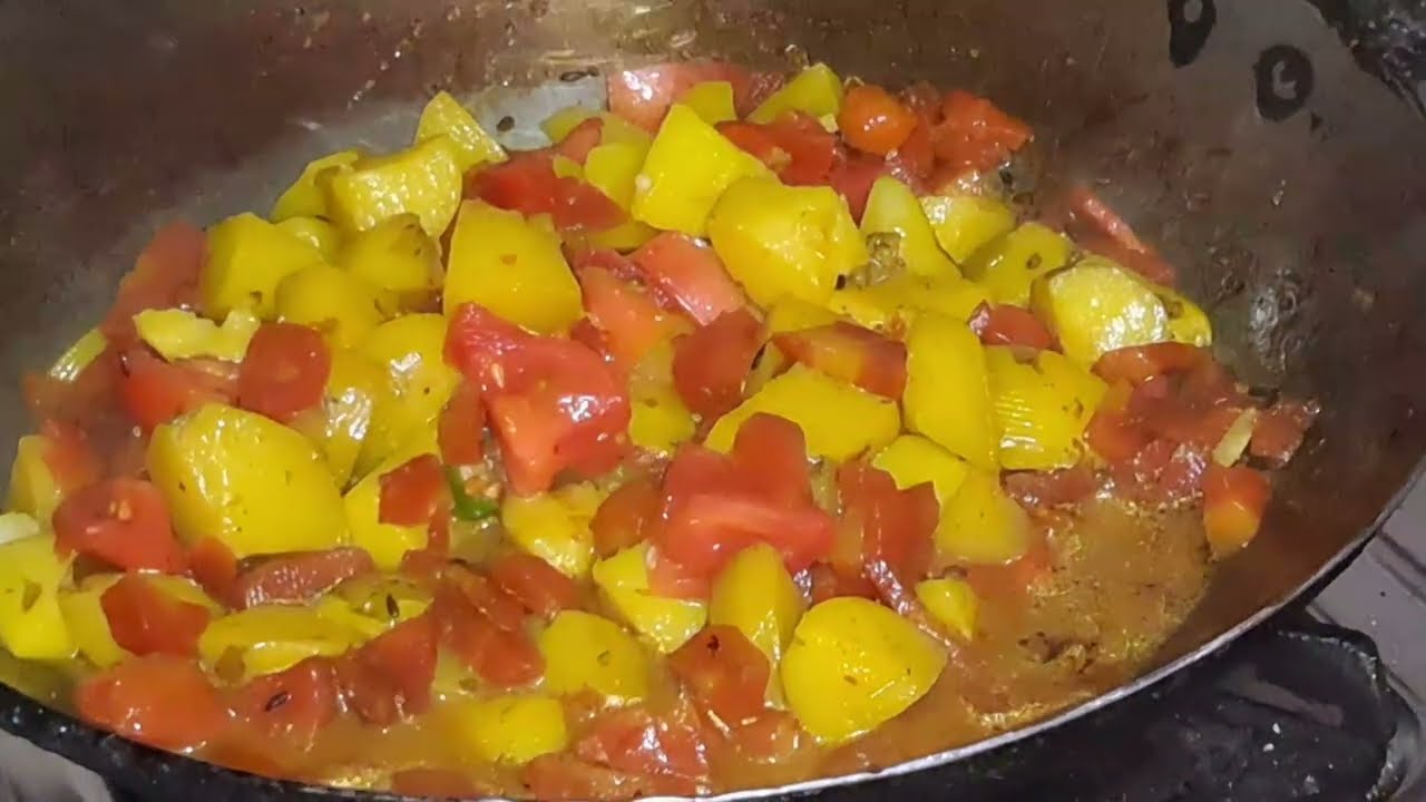 Carrot Pea Aloo Ki Spicy Dry Vegetable. Aloo Gajar Matar #shorts​#aloo​#sukhisabji​#sabjirecipe​
