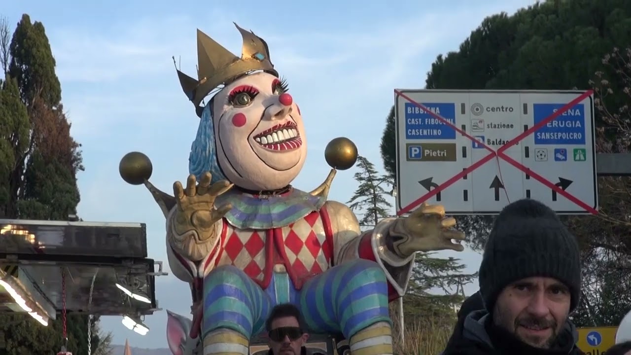 Carnevale dell'Orciolaia: successo per il primo appuntamento con carri, maschere e coriandoli