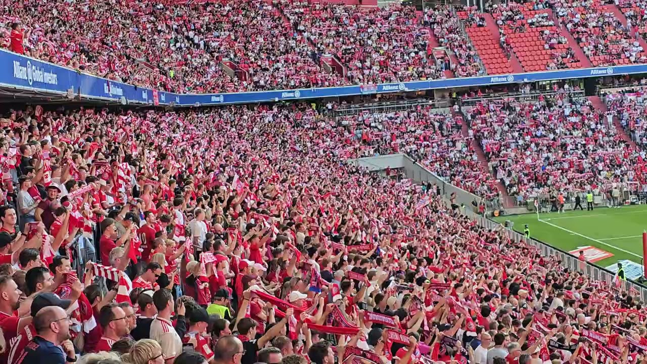Fantastic stadion atmosphere at Allianz Arena, Friendly match FC Bayern vs Tottenham Hotspur
