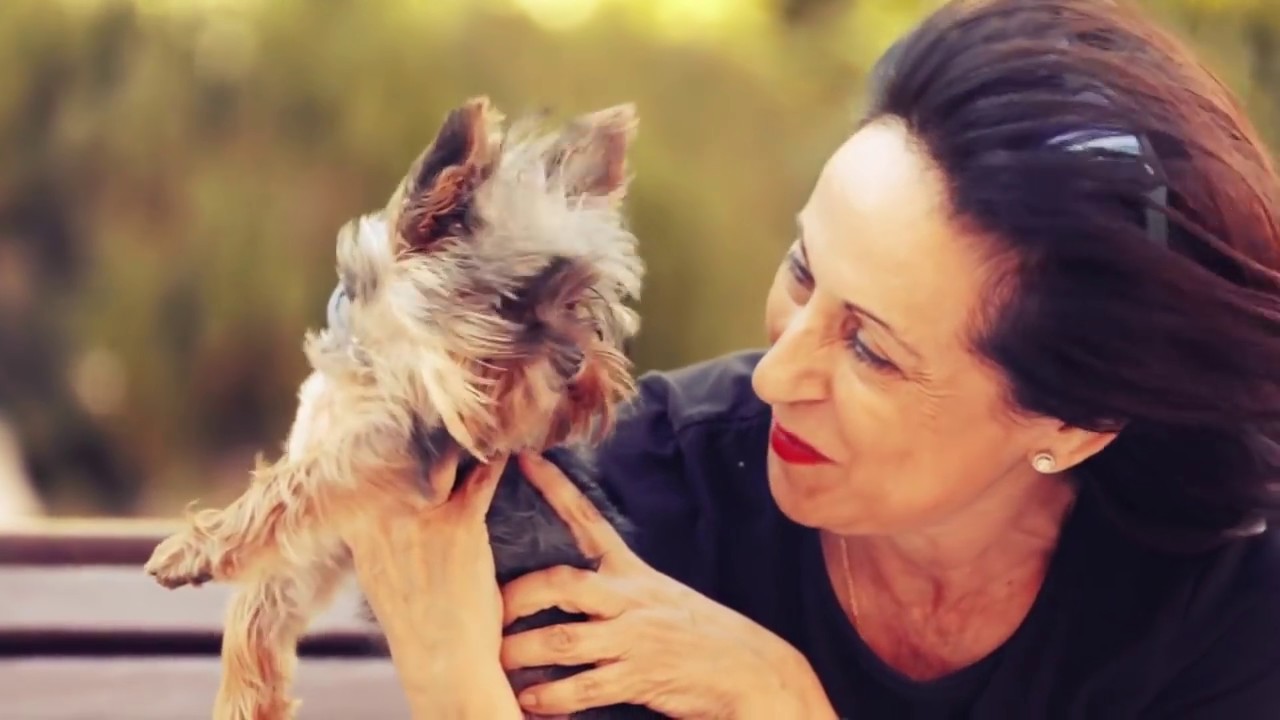 Amos y Mascotas: Margarita Robles y su perrita justiciera