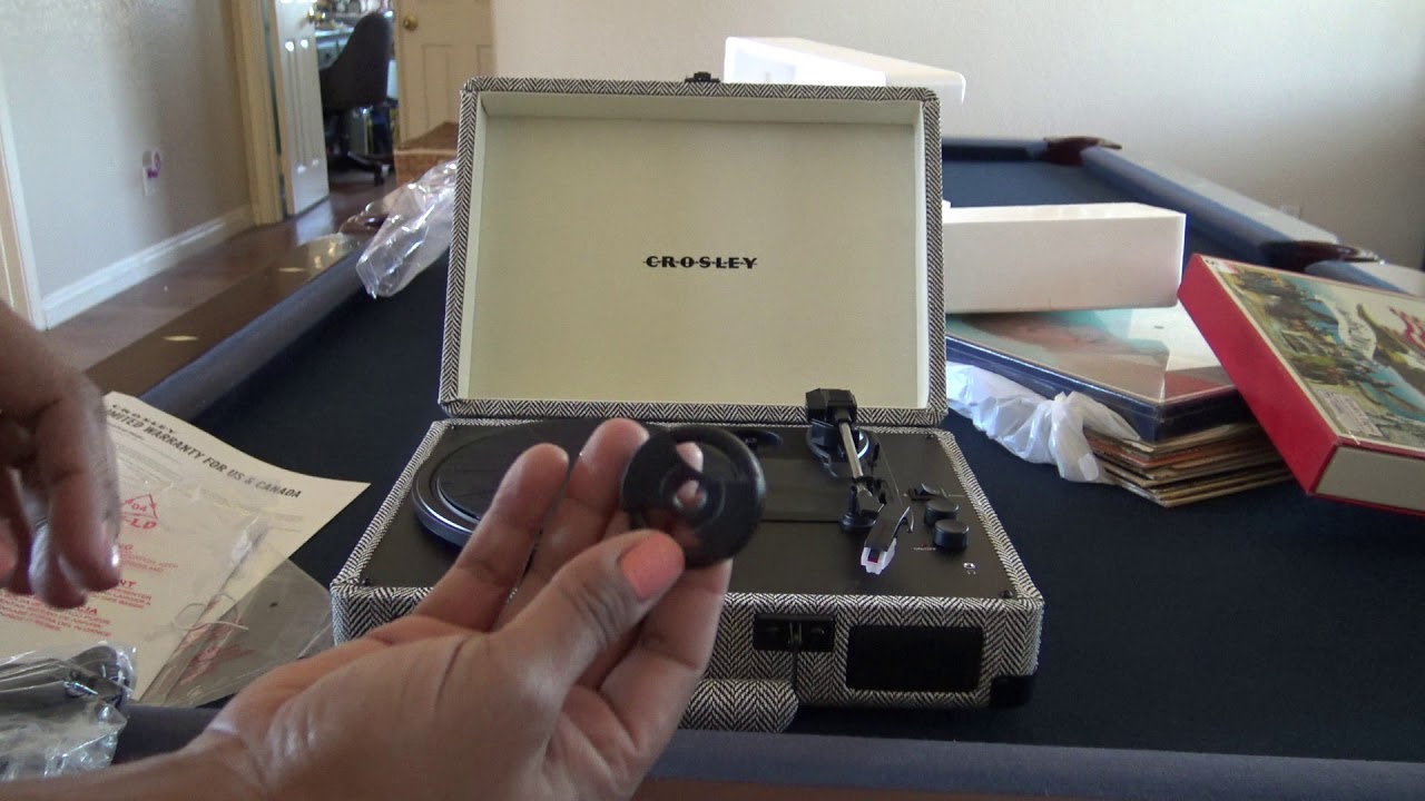 Распаковка проигрывателя пластинок Crosley Cruiser Deluxe и первые звуки!