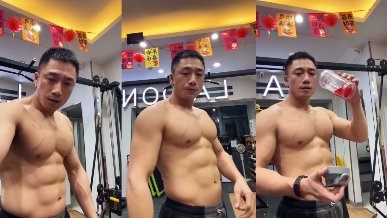 EP1 Daddy is super hot, very muscular, and incredibly sexy.🐻💪🏻✨01 01 2026