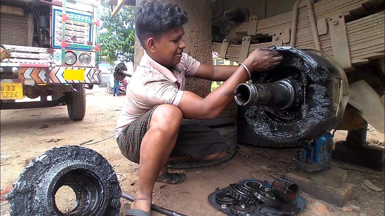 Rear Wheel Hub's Grease Leaked |Ashok Leyland Wheel Oil Leaking Issue #auto