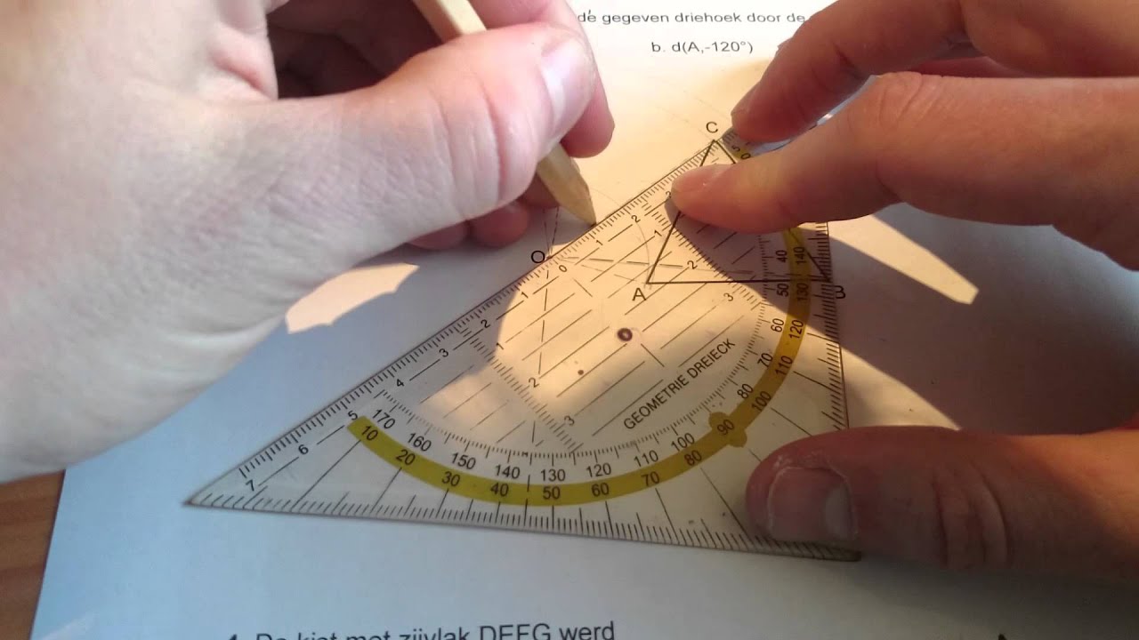 Draaiingen: Construeer de beeldfiguur van de gegeven driehoek door de volgende draaiingen: