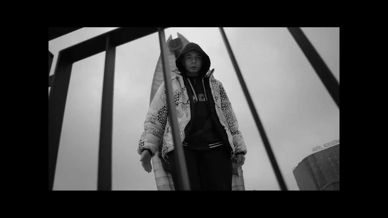 DzięGLo - Osiedlowa codzienność ft. DJ WZF (OFICJALNE VIDEO)