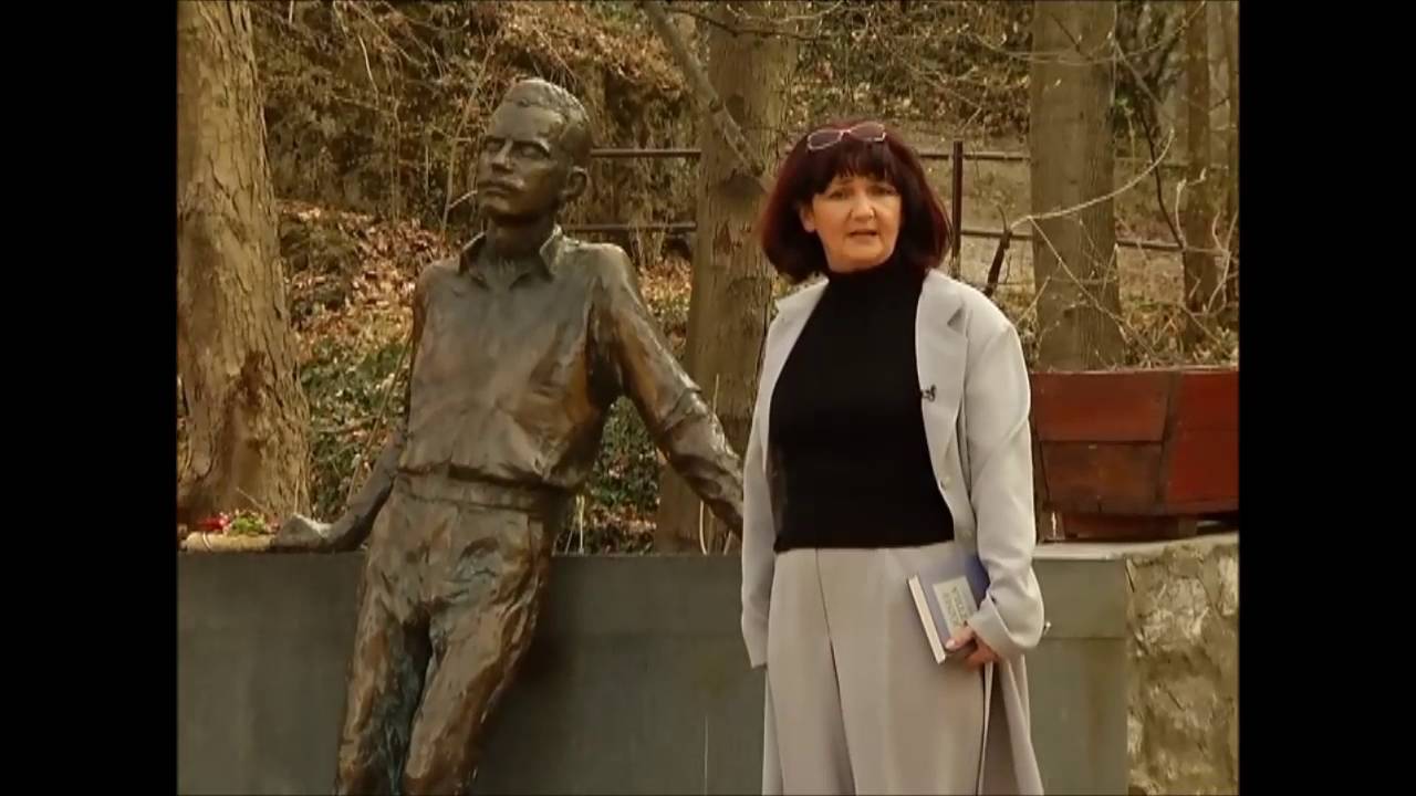 J&oacute;zsef Attila: A Dun&aacute;n&aacute;l c&iacute;mű verse - &Ouml;tv&ouml;s &Eacute;va sz&iacute;nműv&eacute;sznő előad&aacute;s&aacute;ban