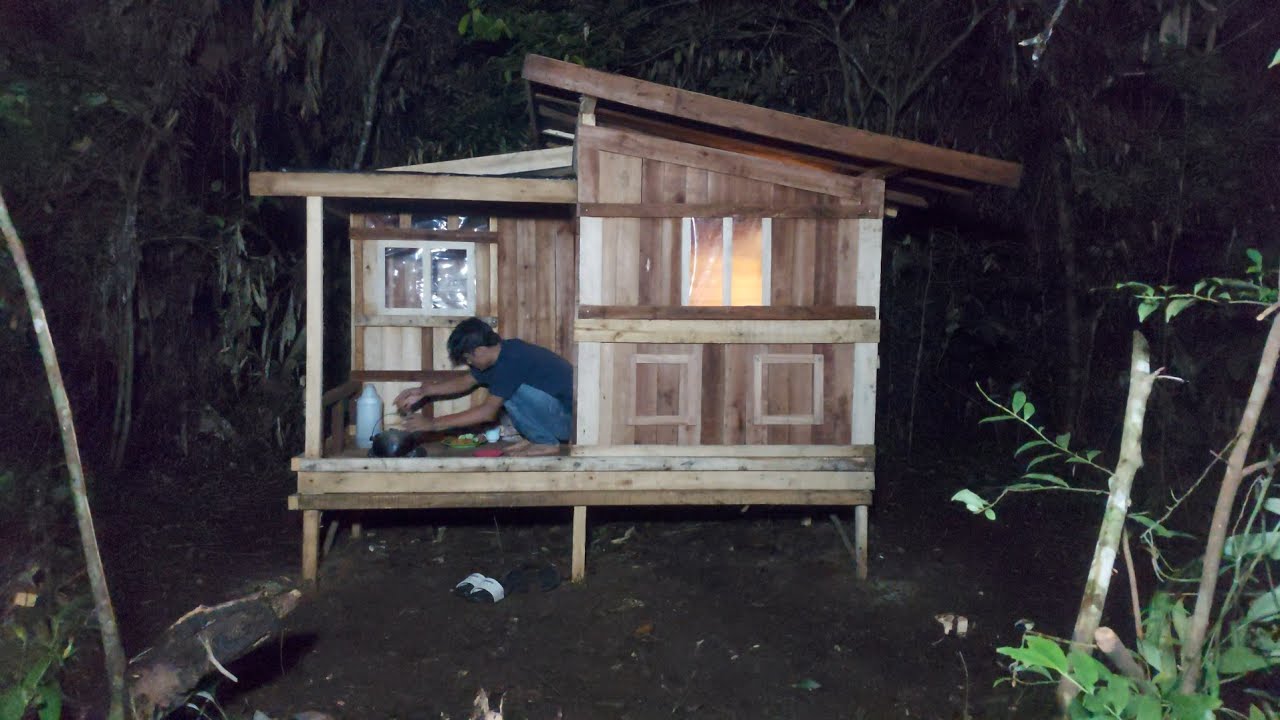 Camping hujan deras - Membuat rumah kayu dihutan sumatra