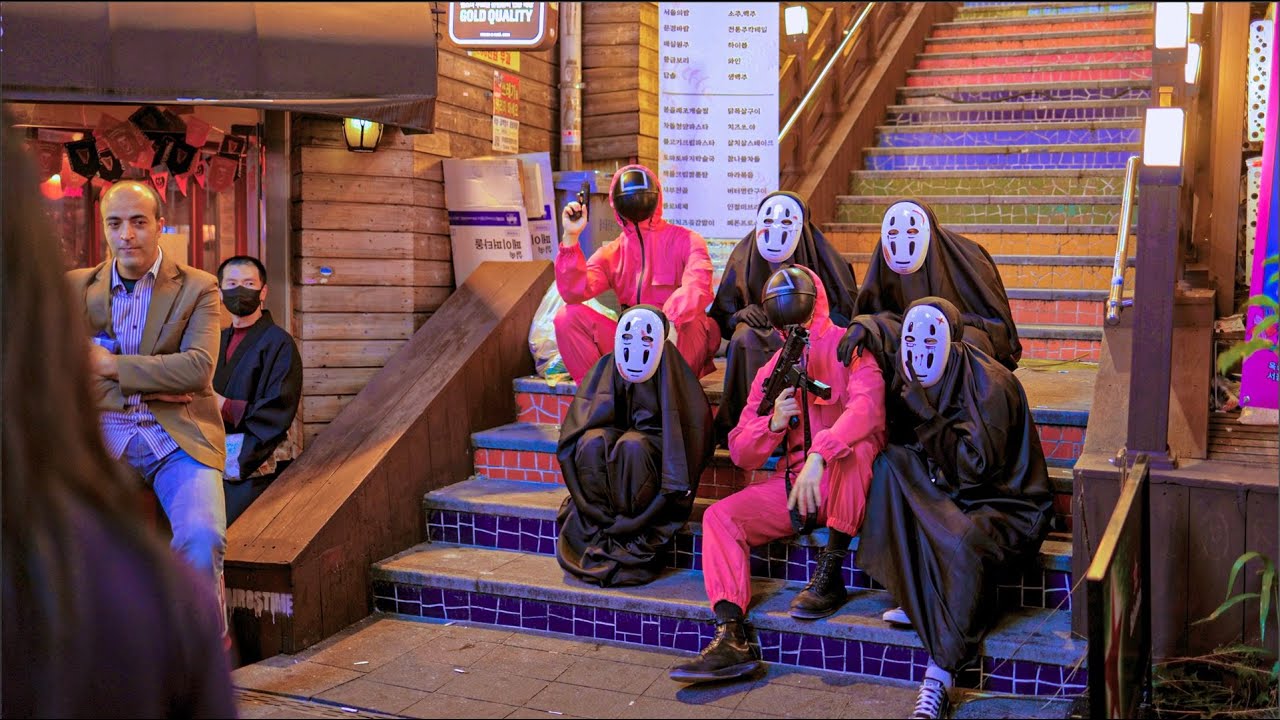 4K SEOUL WALK - Halloween Itaewon🎃2021, Seoul's hottest night of the year! Squid game costumes.